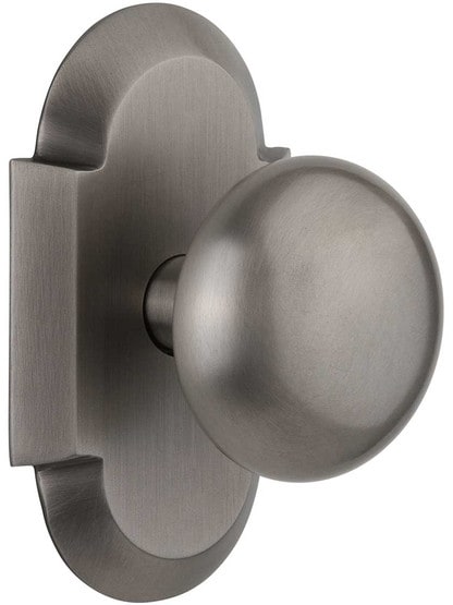 Arched Rosette Door Set with Classic Round Knobs in Antique Pewter.